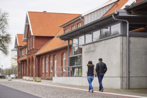 Der Kulturbahnhof in Cloppenburg, Ansicht von Südwesten.